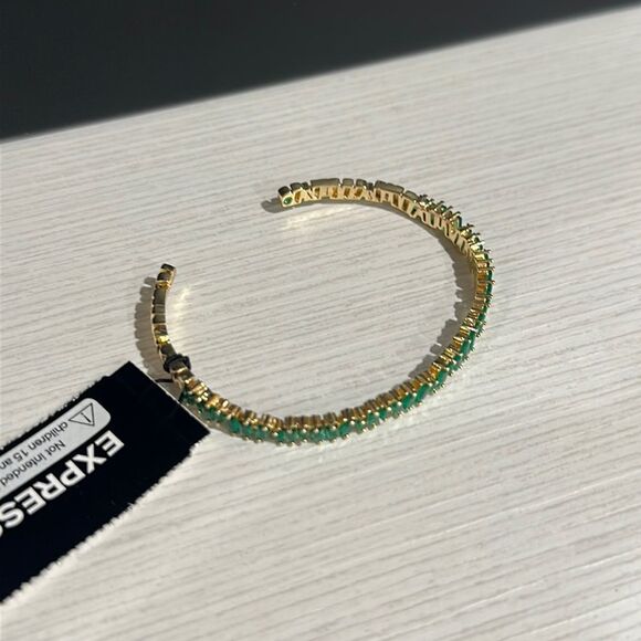 Gold baguette cuff bracelet - Picture 3 of 5